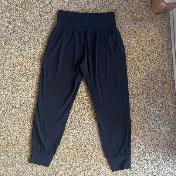 Salutation High Rise Jogger- Navy Blue - Picture 4 of 5
